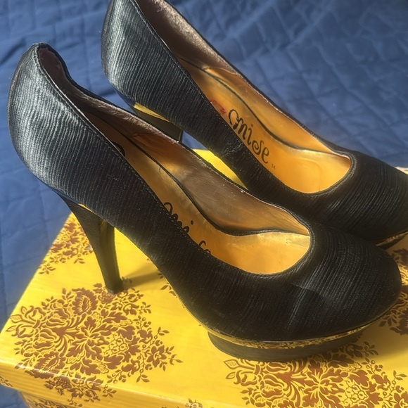 Black platforms - Picture 2 of 3